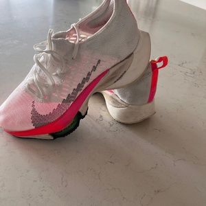 Nike Air Max Zoom Tempo Next Flyknit